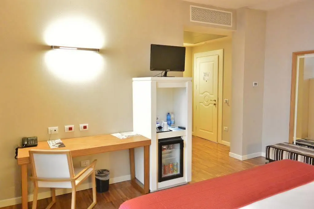 Italiana Hotels Milan Rho Fair 4*,